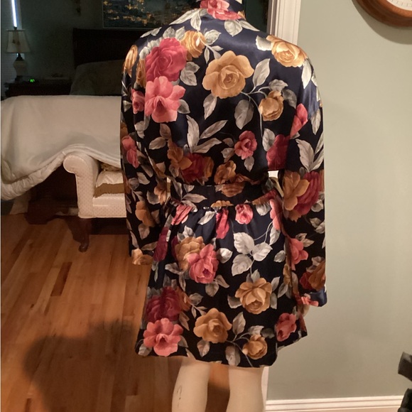 Victoria Secret Robe - Picture 4 of 15